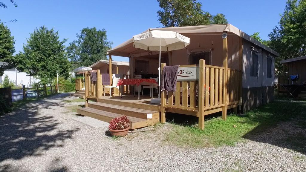 Camping Italia Lido คาสเตลเลตโต โซปรา ติชิโน ภายนอก รูปภาพ